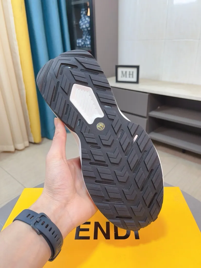 Men's Men's Shoes 💰458🌹🌹[fendi] Fendi's classic and comfortable men's, this complex sneaker is made of soft calfskin➕genuine leather lining➕original ultra-light rubber material with rough outsole. This unique light style is suitable for the casual and refined sensibility of this season. It is comfortable and natural on the feet. It is an everyday style for casual travel in autumn and winter! 38/44